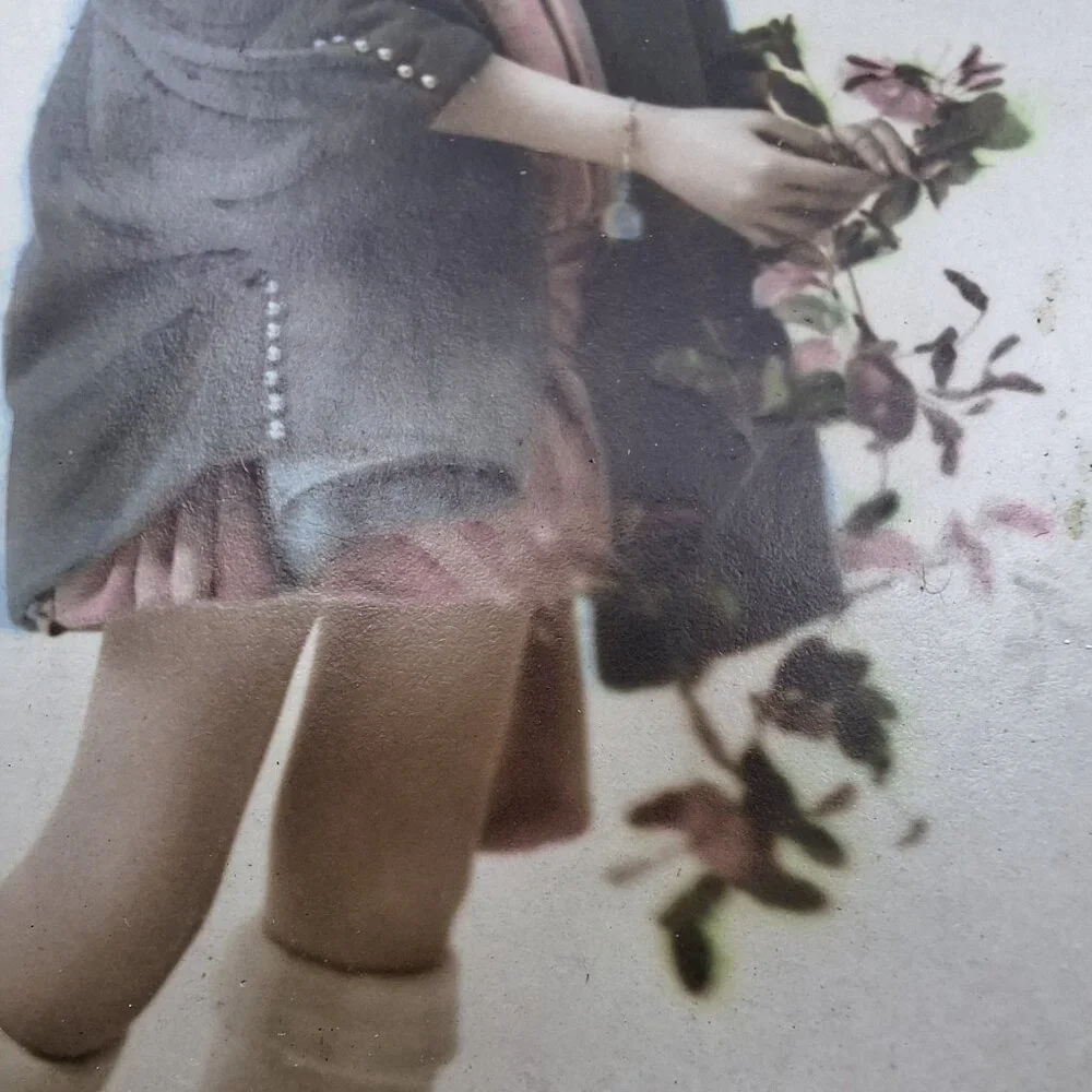 Antique Leo 234 Bonne Annee Postcard‎ Girl Flowers Hand Colored France Colored